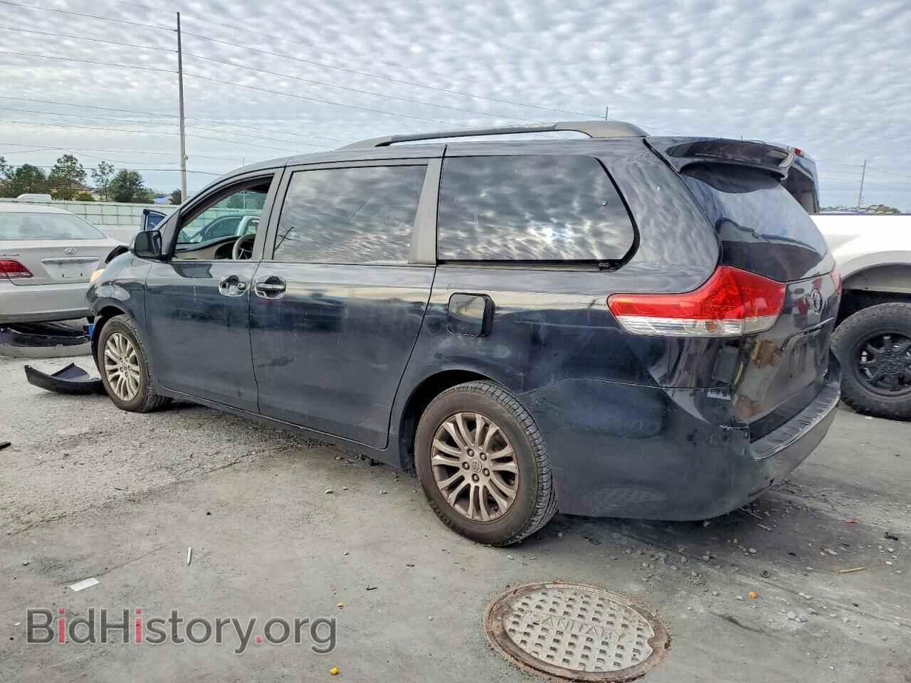 2011 TOYOTA All Models - VIN: 5TDYK3DC8BS110166 - Фото 2
