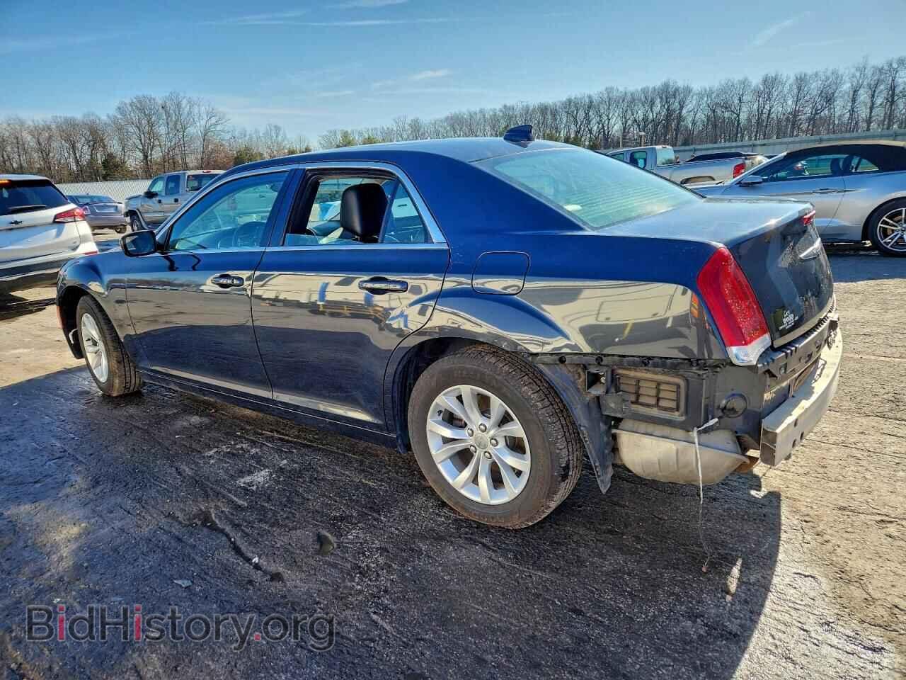 2016 CHRYSLER 300 - VIN: 2C3CCAAG2GH243714 - Фото 2
