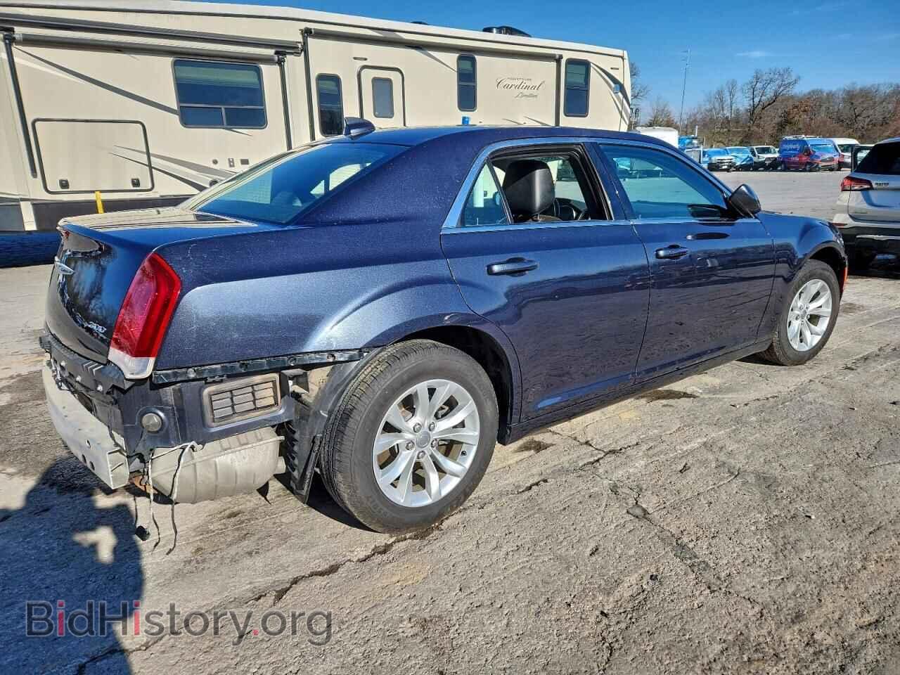 2016 CHRYSLER 300 - VIN: 2C3CCAAG2GH243714 - Фото 3