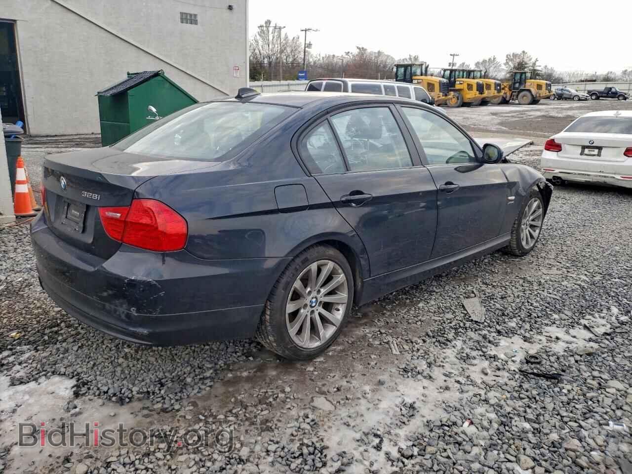 2011 BMW 3 SERIES - VIN: WBAPK7C55BA973099 - Фото 3