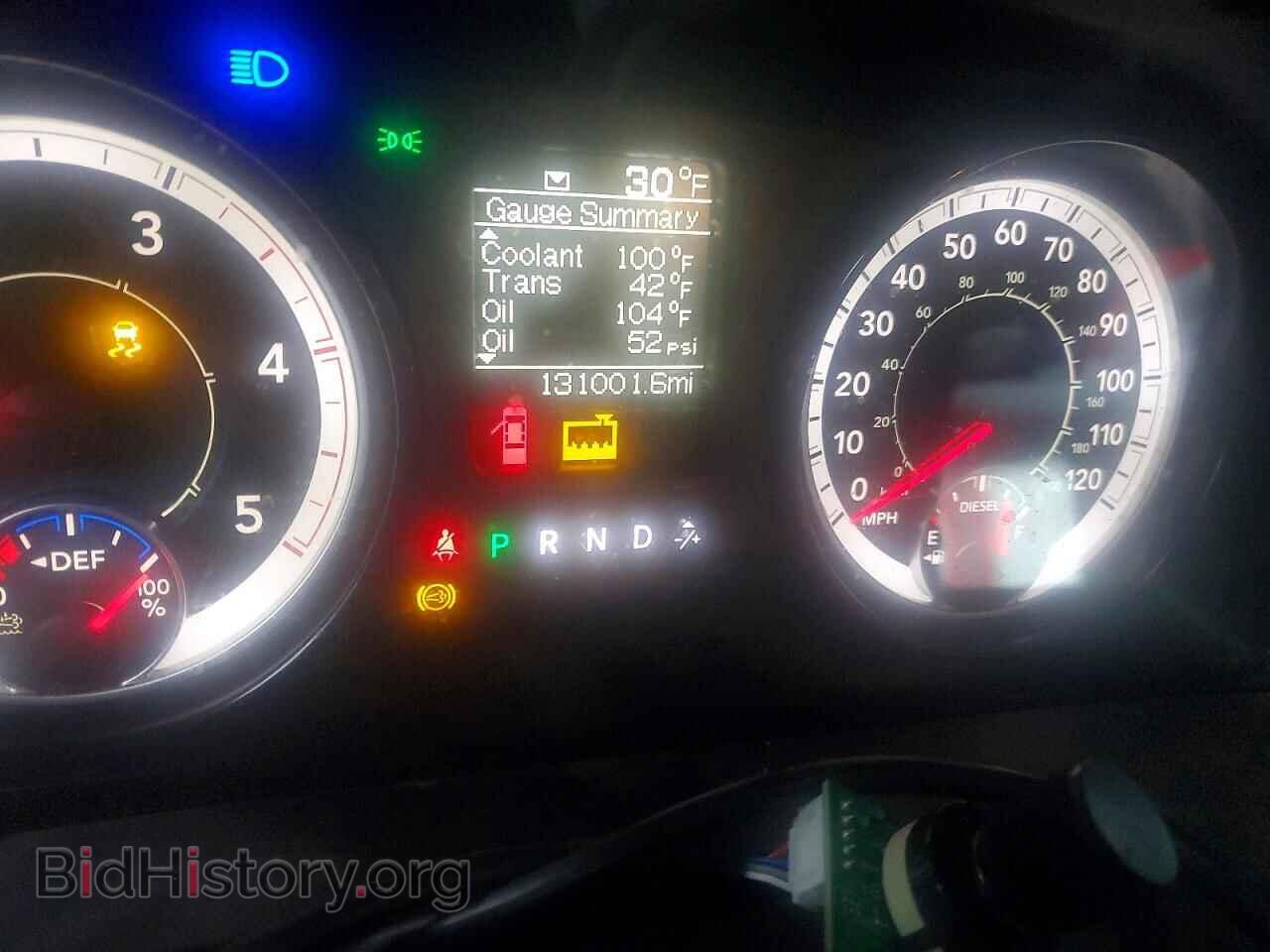 2018 RAM All Models - VIN: 3C6UR5HL4JG189372 - Photo 9