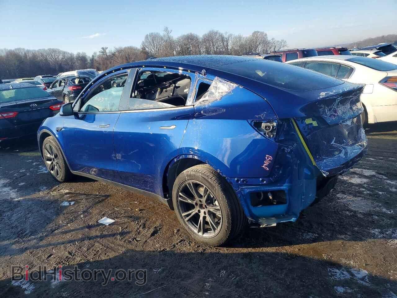 2024 TESLA MODEL Y - VIN: 7SAYGDEE0RA301084 - Фото 2