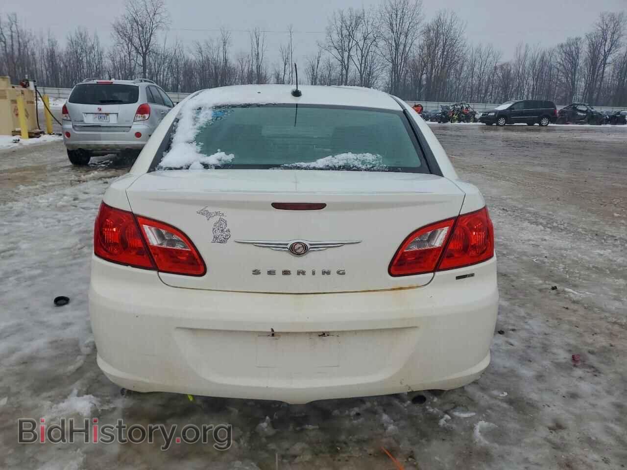 2010 CHRYSLER SEBRING - VIN: 1C3CC5FB6AN233934 - Фото 6