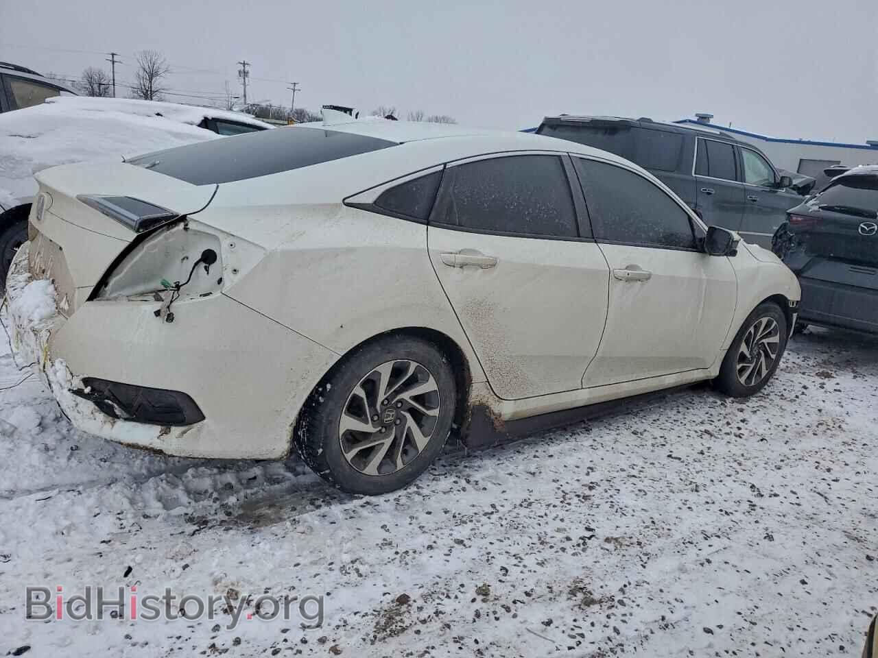 2018 HONDA CIVIC - VIN: 2HGFC2F74JH552424 - Фото 3