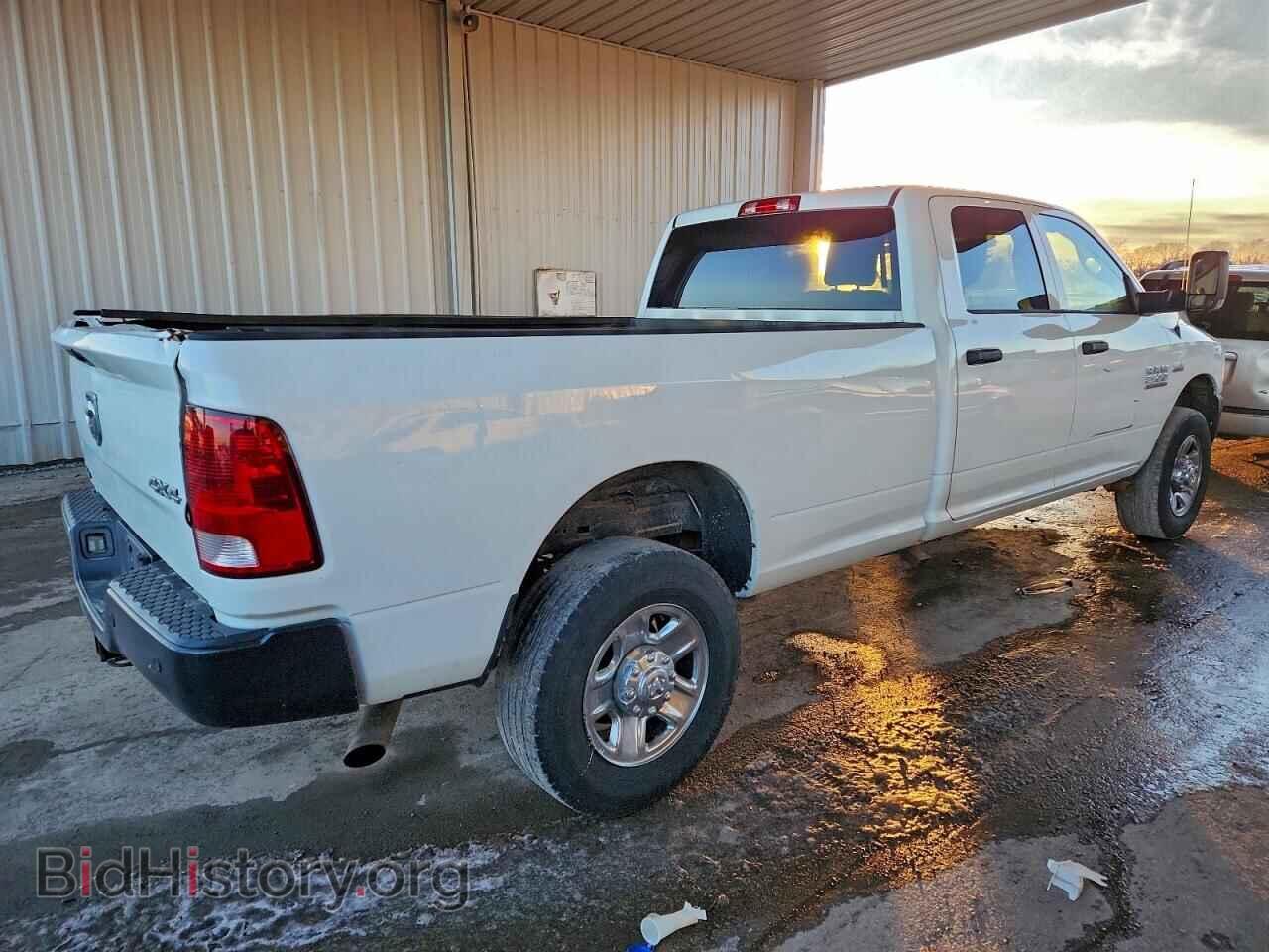 2018 RAM All Models - VIN: 3C6UR5HJ8JG348375 - Photo 3