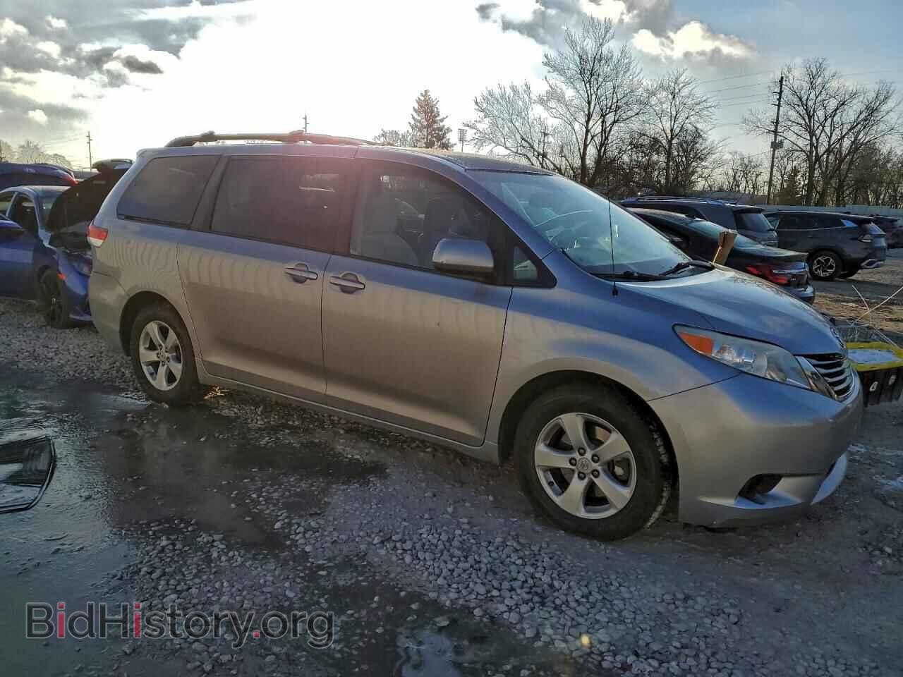 2012 TOYOTA All Models - VIN: 5TDKK3DC0CS227702 - Фото 4