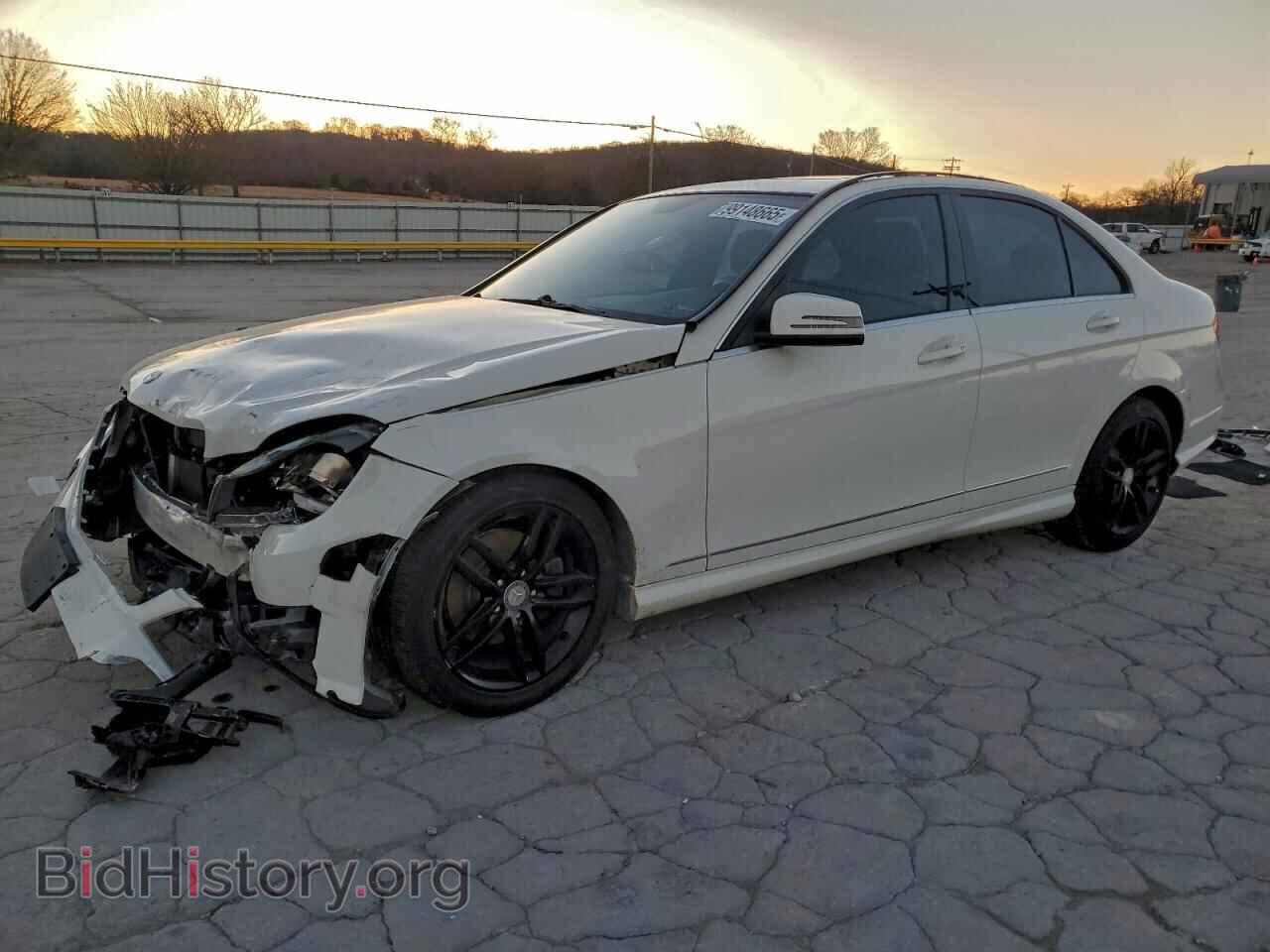 Photo WDDGF8BB0CR228161 - MERCEDES-BENZ C-CLASS 2012