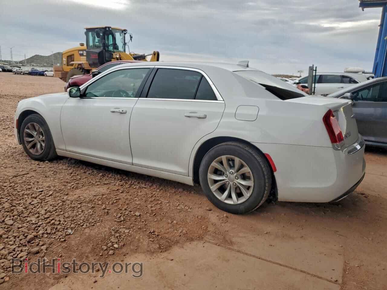 2015 CHRYSLER 300 - VIN: 2C3CCAAG4FH779515 - Фото 2