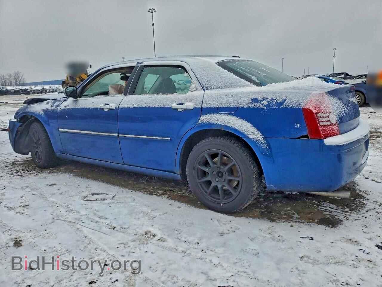 2010 CHRYSLER 300 - VIN: 2C3CA3CV2AH324328 - Фото 2