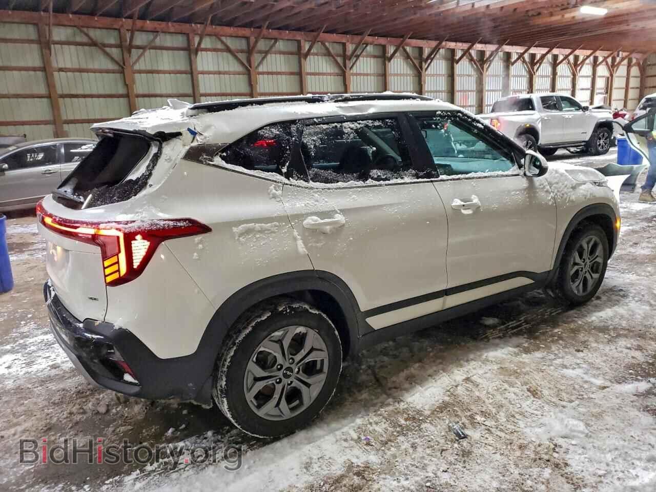 2024 KIA SELTOS - VIN: KNDEUCAA1R7526810 - Фото 3