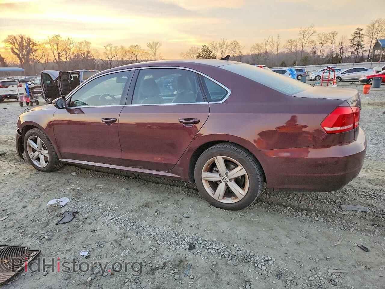 2012 VOLKSWAGEN PASSAT - VIN: 1VWBP7A32CC090872 - Фото 2