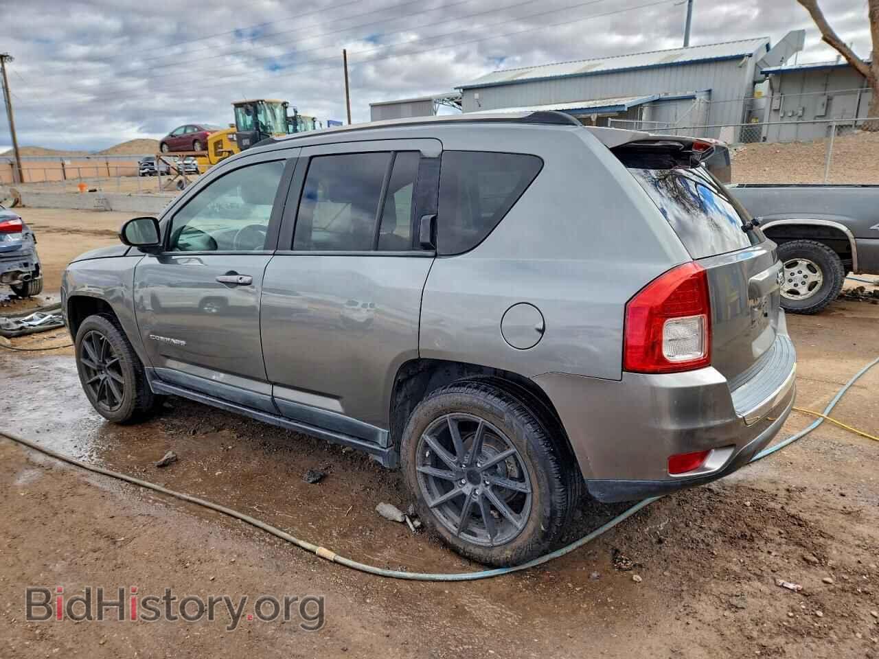 2011 JEEP COMPASS - VIN: 1J4NT5FB2BD230566 - Photo 2