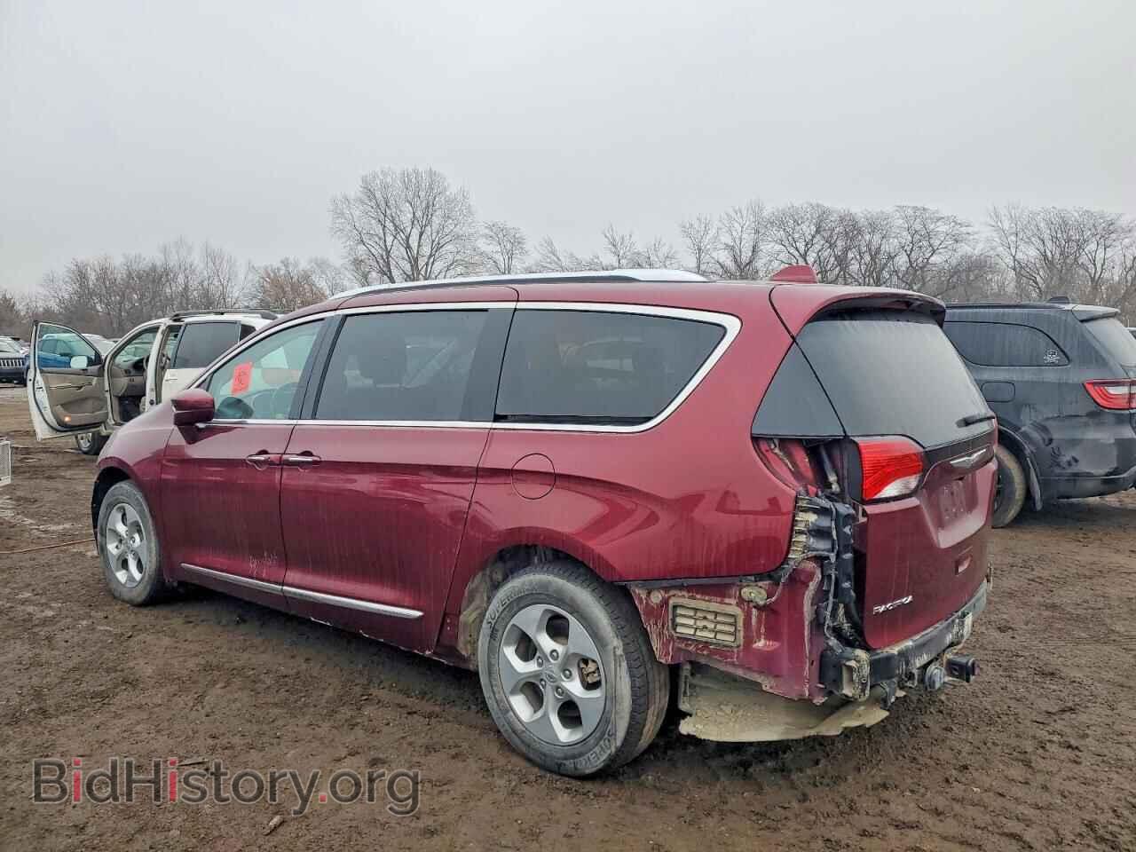 2017 CHRYSLER PACIFICA - VIN: 2C4RC1EG1HR643002 - Photo 2