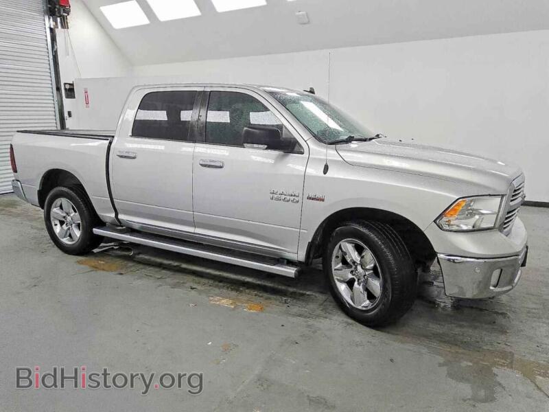 2017 RAM 1500 (VIN 3C6RR6LT7HG530048) — фото 4 из 12
