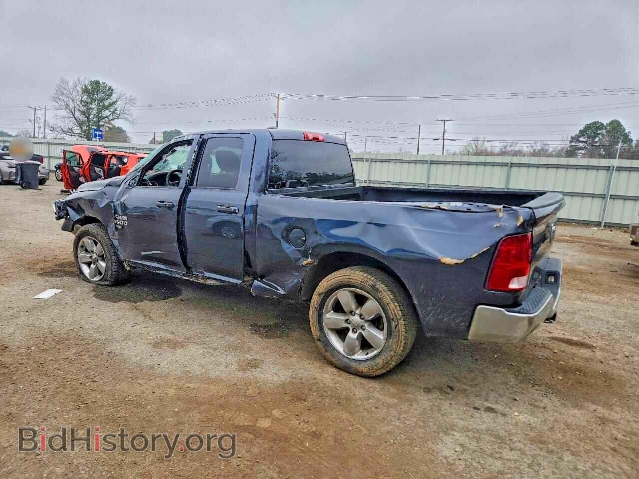2019 RAM 1500 - VIN: 1C6RR6FG2KS628290 - Фото 2