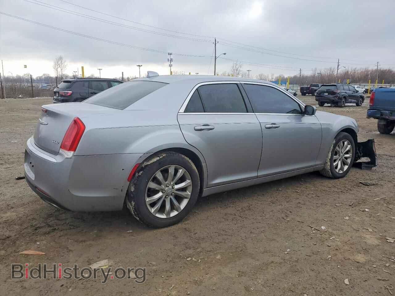 2016 CHRYSLER 300 - VIN: 2C3CCARG4GH270546 - Фото 3