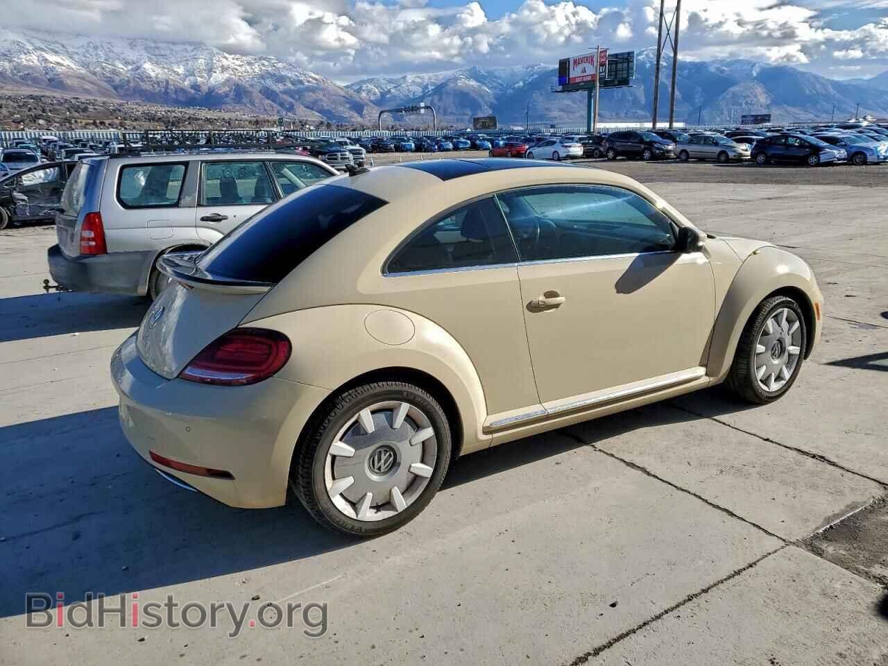 2019 VOLKSWAGEN BEETLE - VIN: 3VWFD7AT8KM719087 - Photo 3