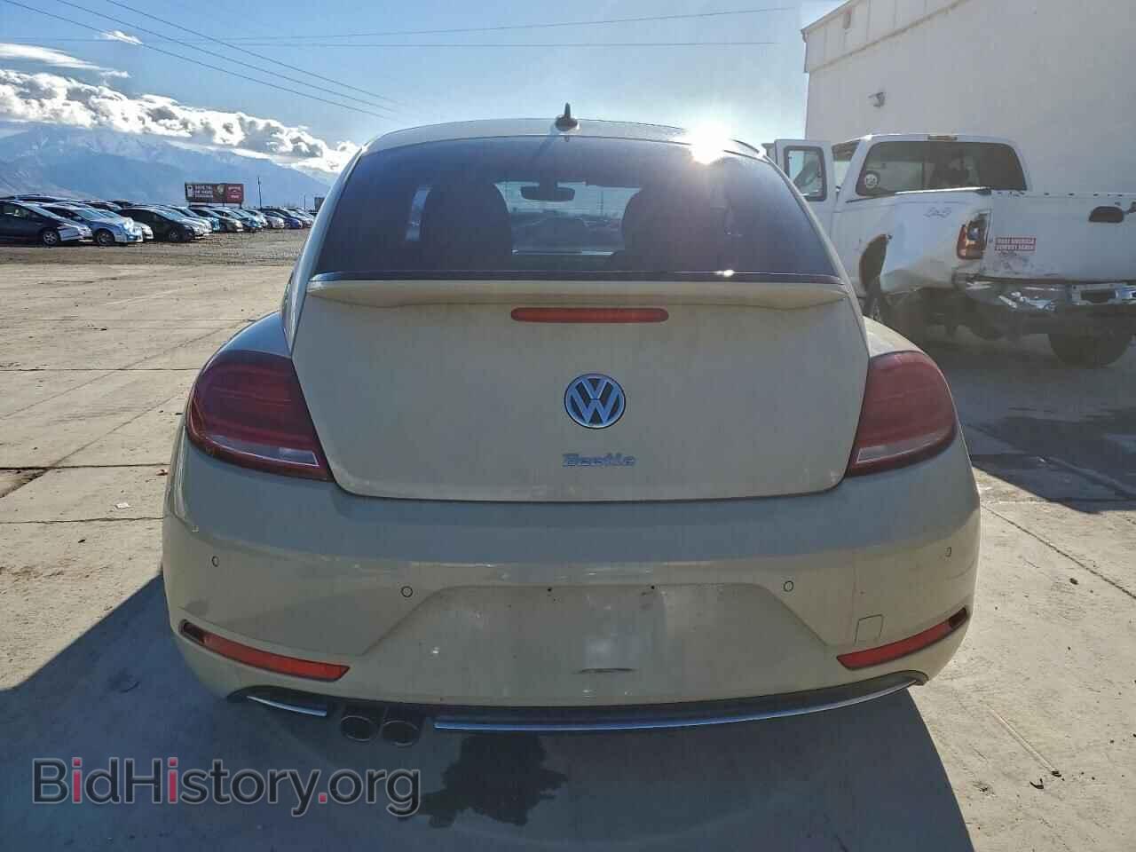 2019 VOLKSWAGEN BEETLE - VIN: 3VWFD7AT8KM719087 - Photo 6