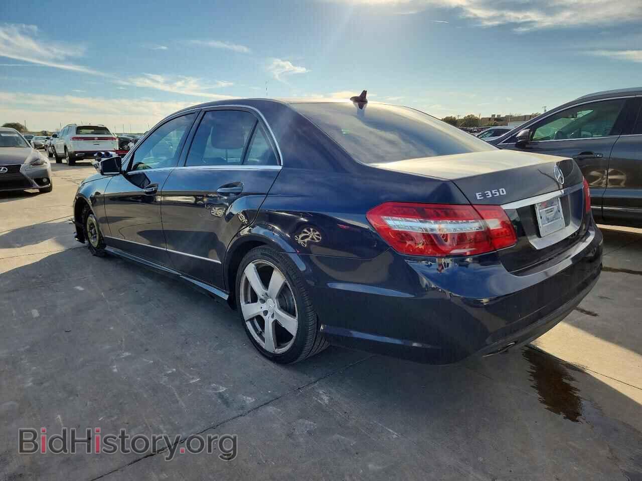 2011 MERCEDES-BENZ E-CLASS - VIN: WDDHF5GB6BA335952 - Фото 2