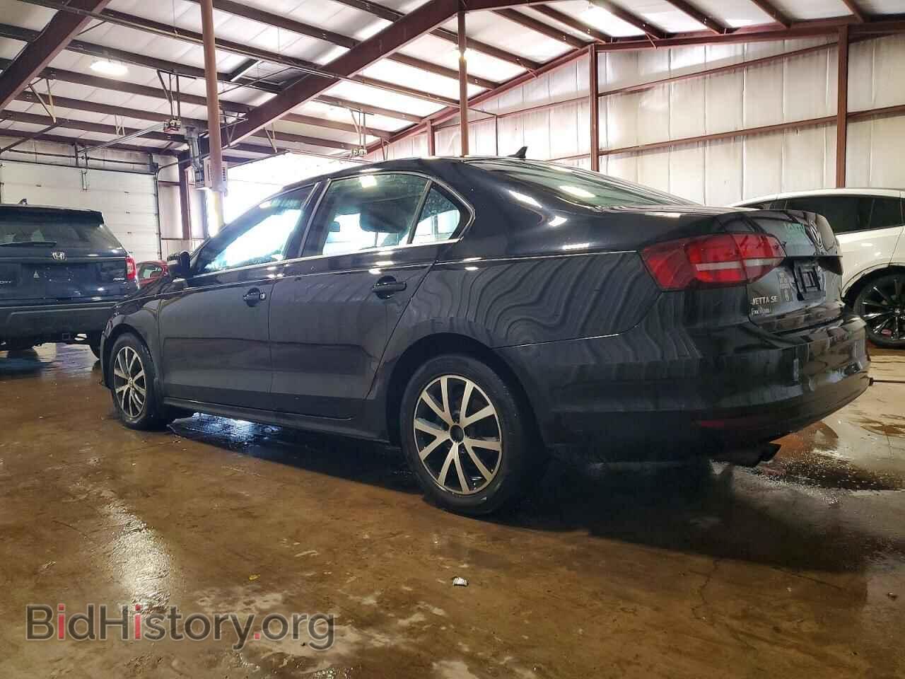 2017 VOLKSWAGEN JETTA - VIN: 3VWDB7AJ9HM208881 - Фото 2