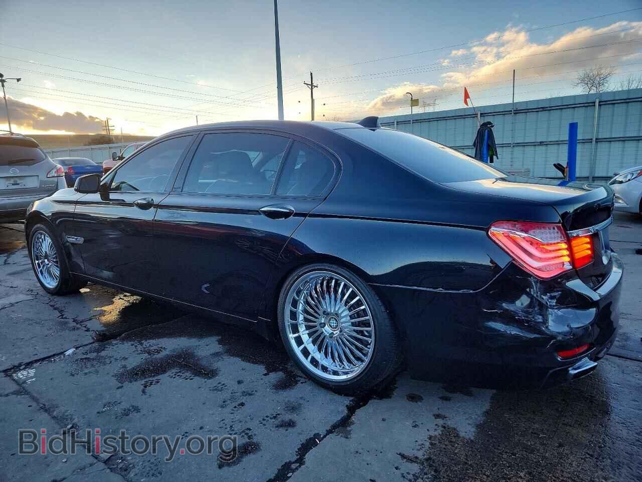 2011 BMW 750 - VIN: WBAKC8C5XBC433605 - Фото 2