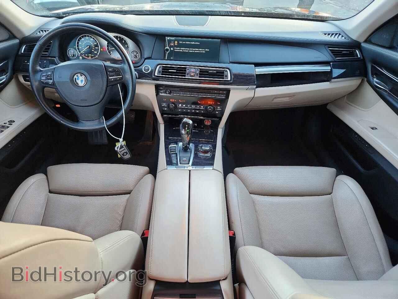 2011 BMW 750 - VIN: WBAKC8C5XBC433605 - Фото 8