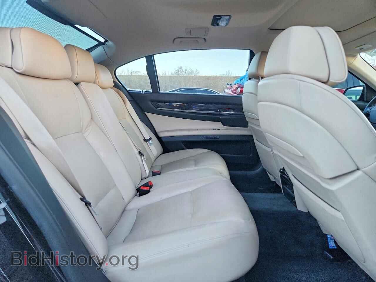 2011 BMW 750 - VIN: WBAKC8C5XBC433605 - Фото 10