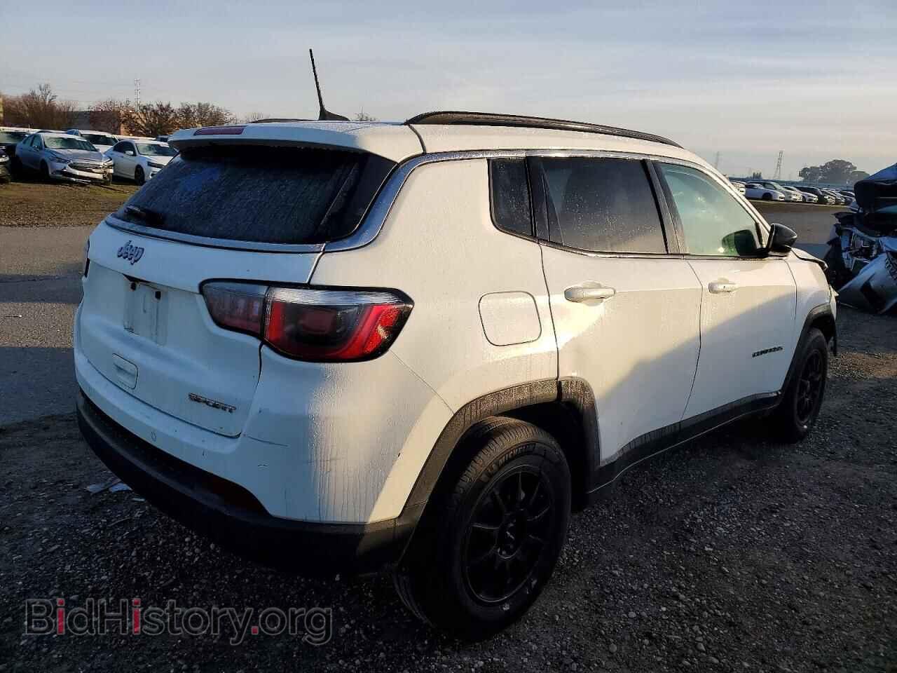 2019 JEEP COMPASS - VIN: 3C4NJCAB4KT615810 - Фото 3