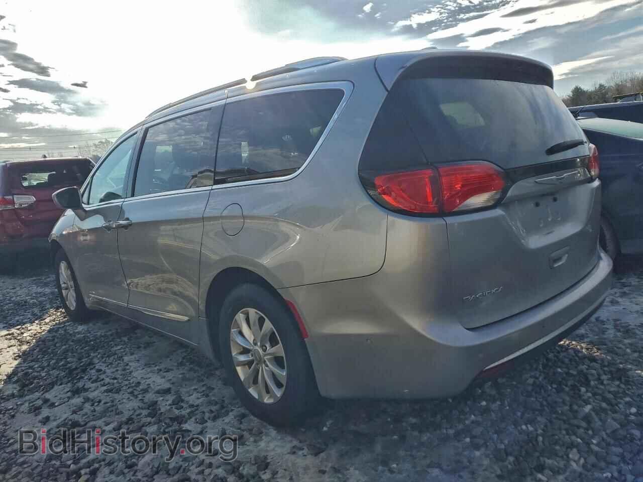 2018 CHRYSLER PACIFICA - VIN: 2C4RC1BG0JR210619 - Фото 2