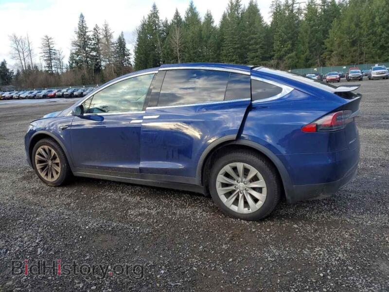 2017 Tesla MODEL X (VIN 5YJXCDE22HF068367) — фото 2 из 12