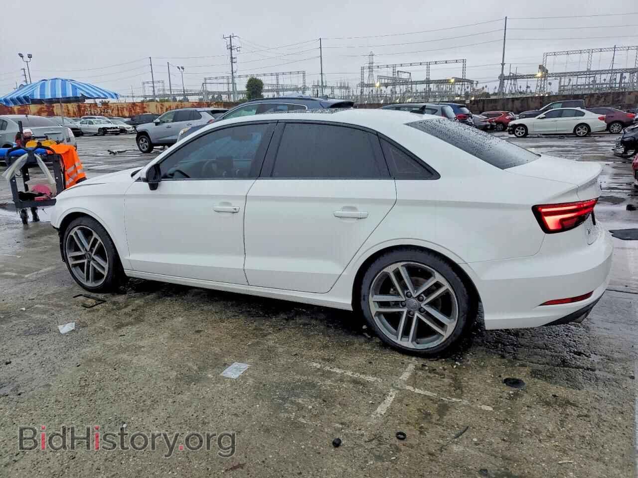 2019 AUDI A3 - VIN: WAUAUGFF7KA083272 - Фото 2