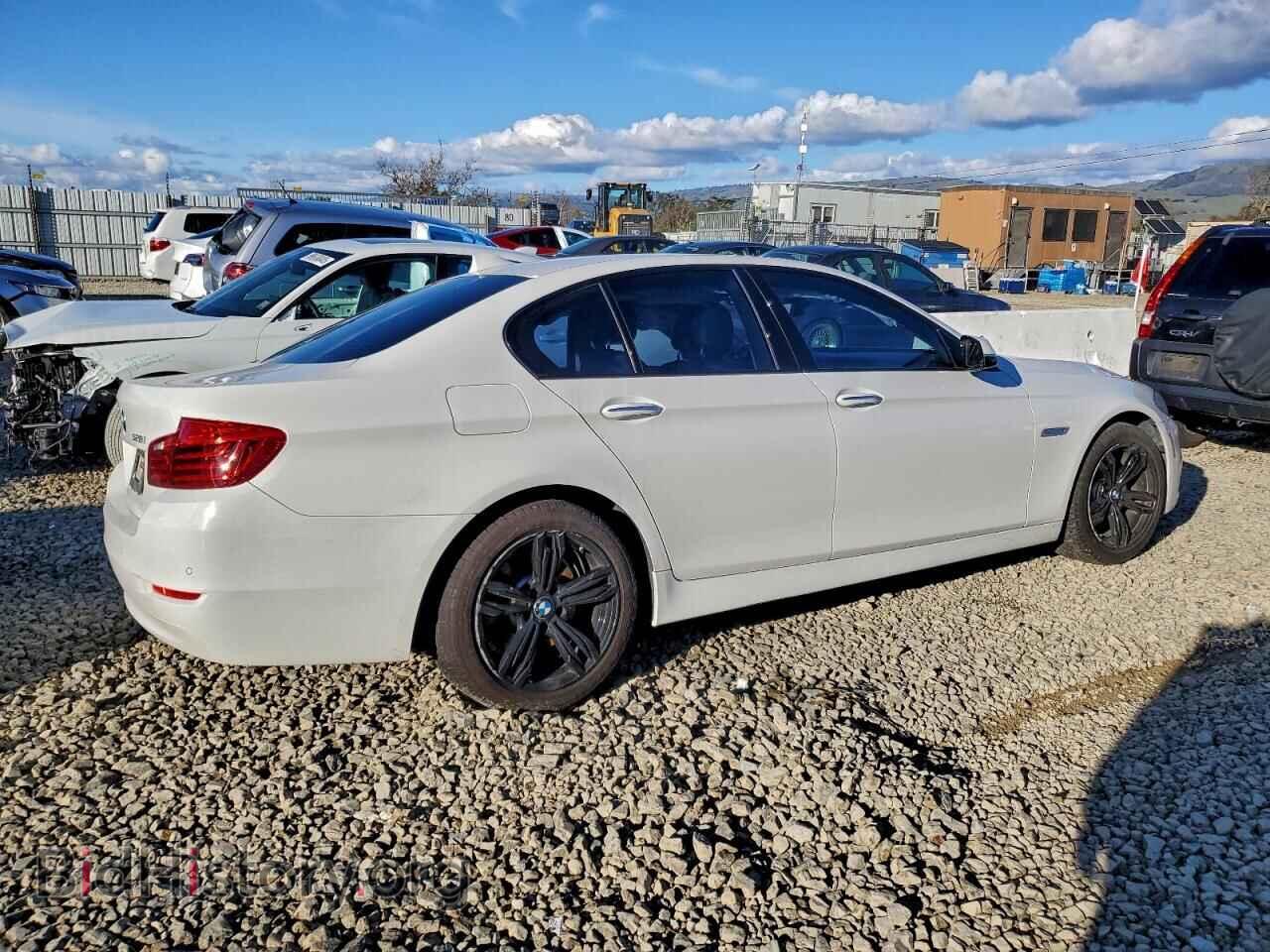 2015 BMW 5 SERIES - VIN: WBA5A5C52FD515166 - Фото 3
