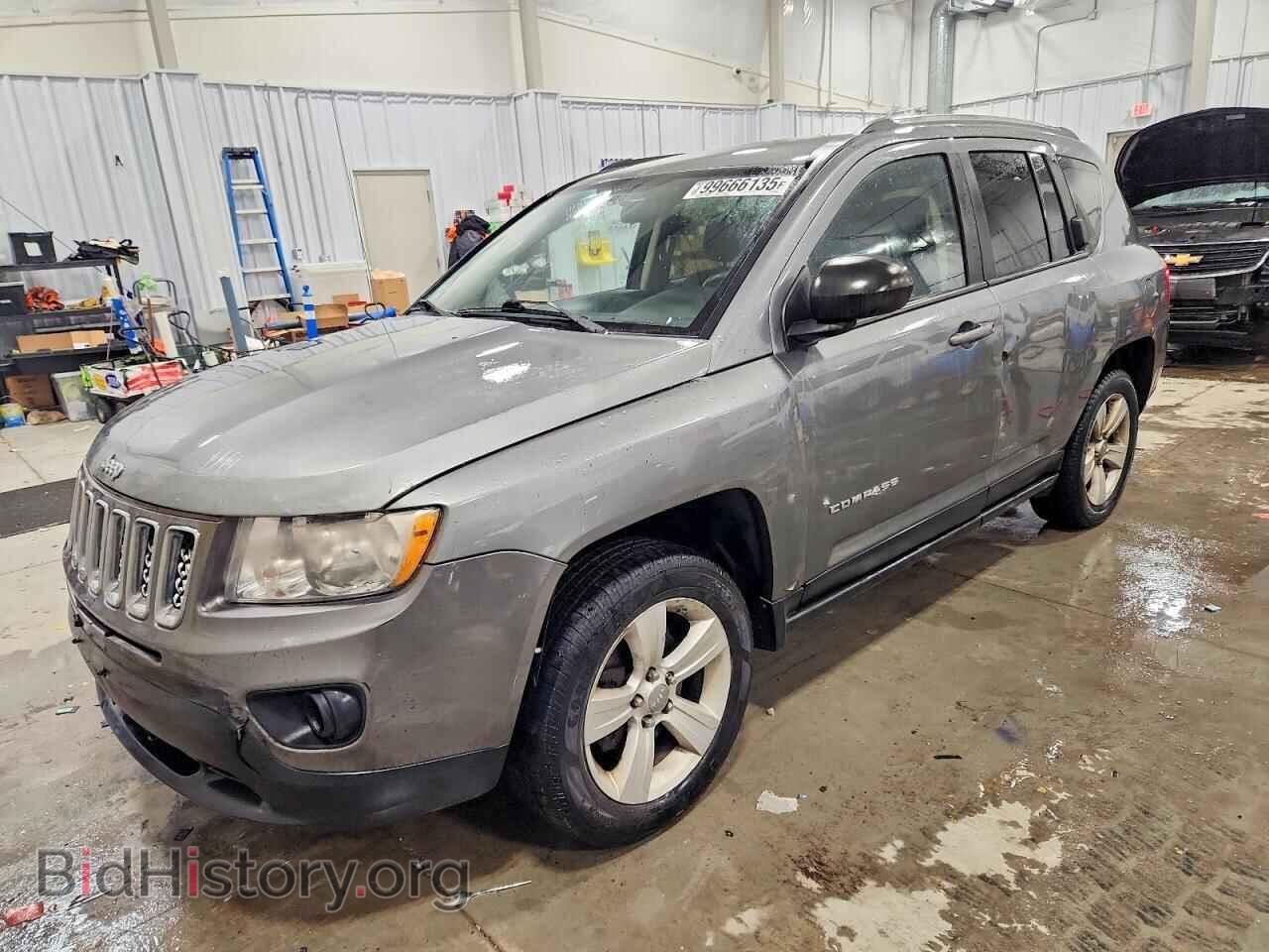 Photo 1J4NF4FB3BD249497 - JEEP COMPASS 2011