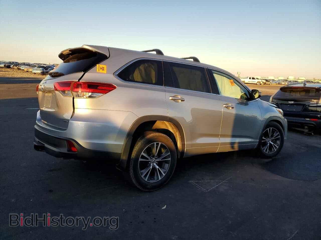 2018 TOYOTA HIGHLANDER - VIN: 5TDBZRFH2JS822202 - Фото 3