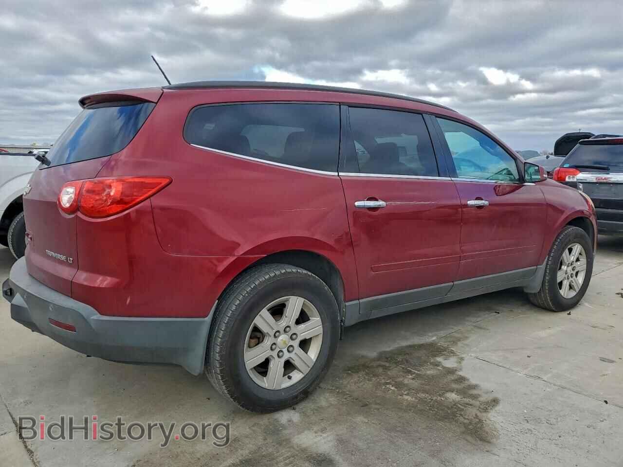 2011 CHEVROLET TRAVERSE - VIN: 1GNKRJED7BJ195406 - Фото 3