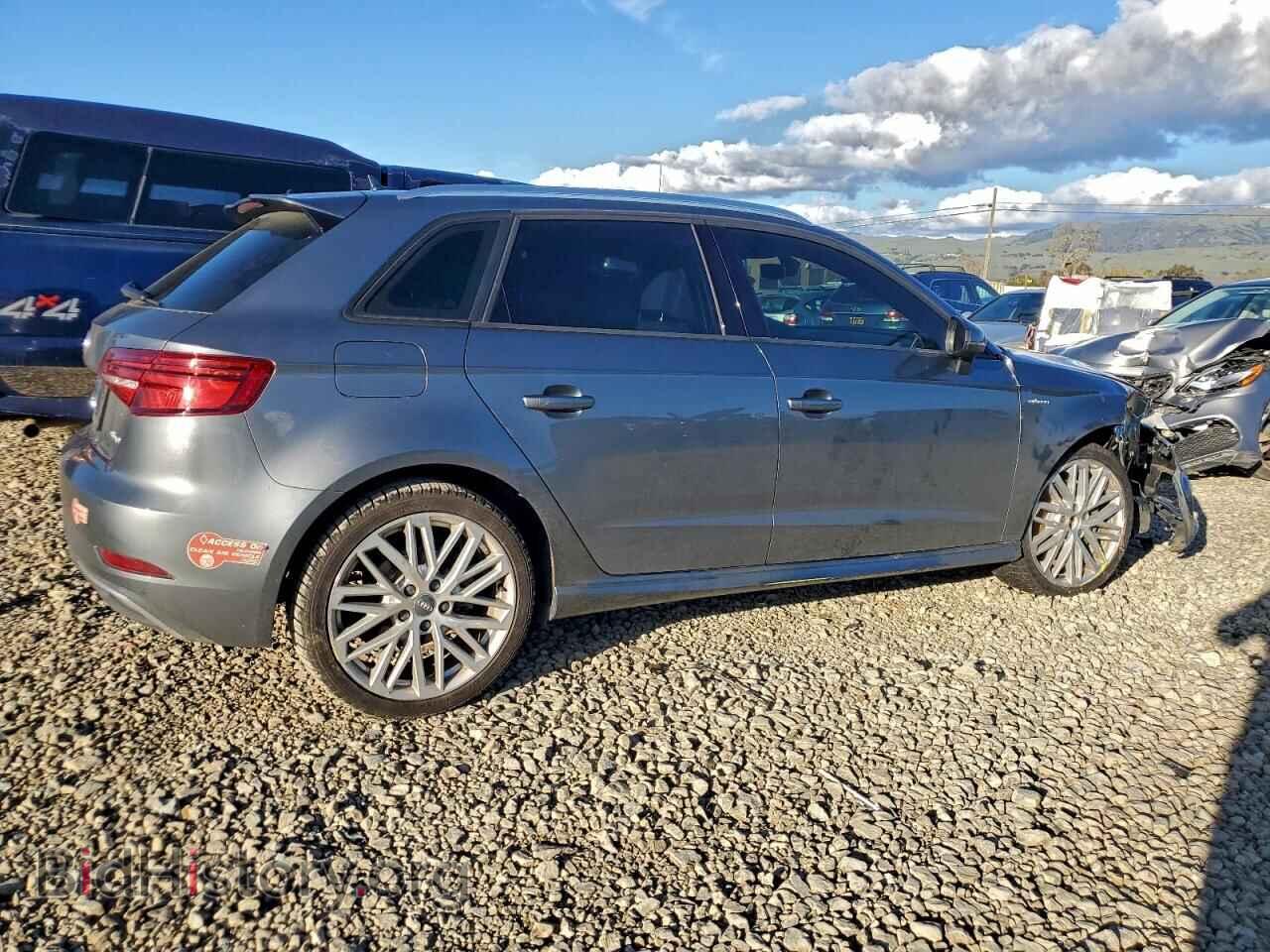 2018 AUDI A3 - VIN: WAUUPBFF2JA113185 - Фото 3