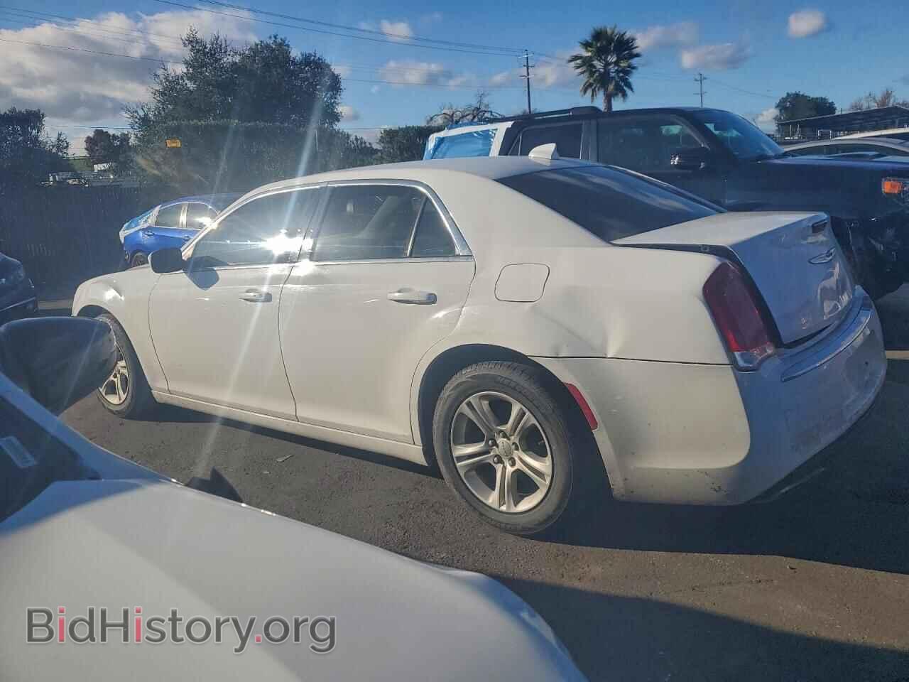 2016 CHRYSLER 300 - VIN: 2C3CCAAG9GH206840 - Фото 2