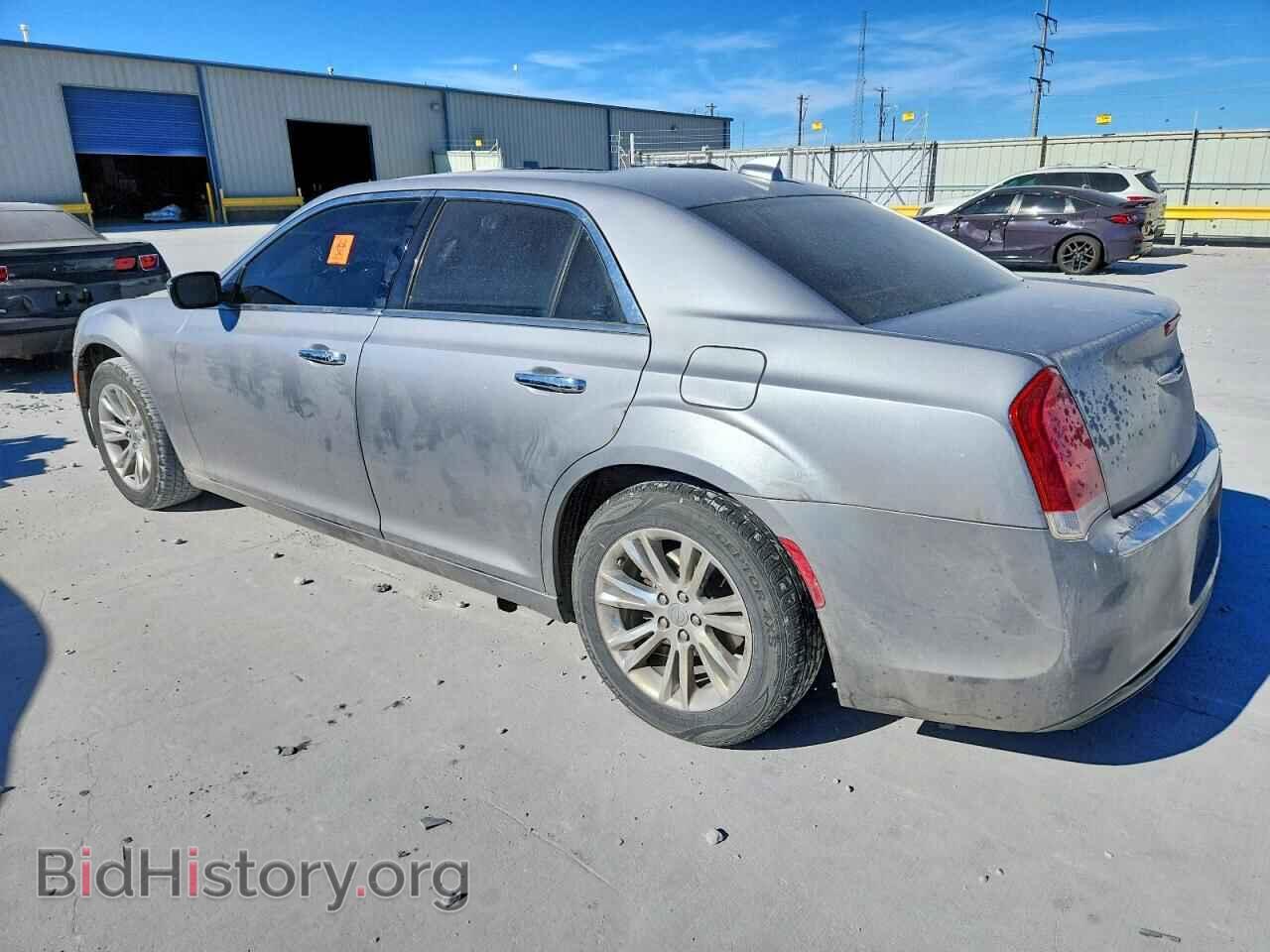 2017 CHRYSLER 300 - VIN: 2C3CCAEG2HH662478 - Фото 2