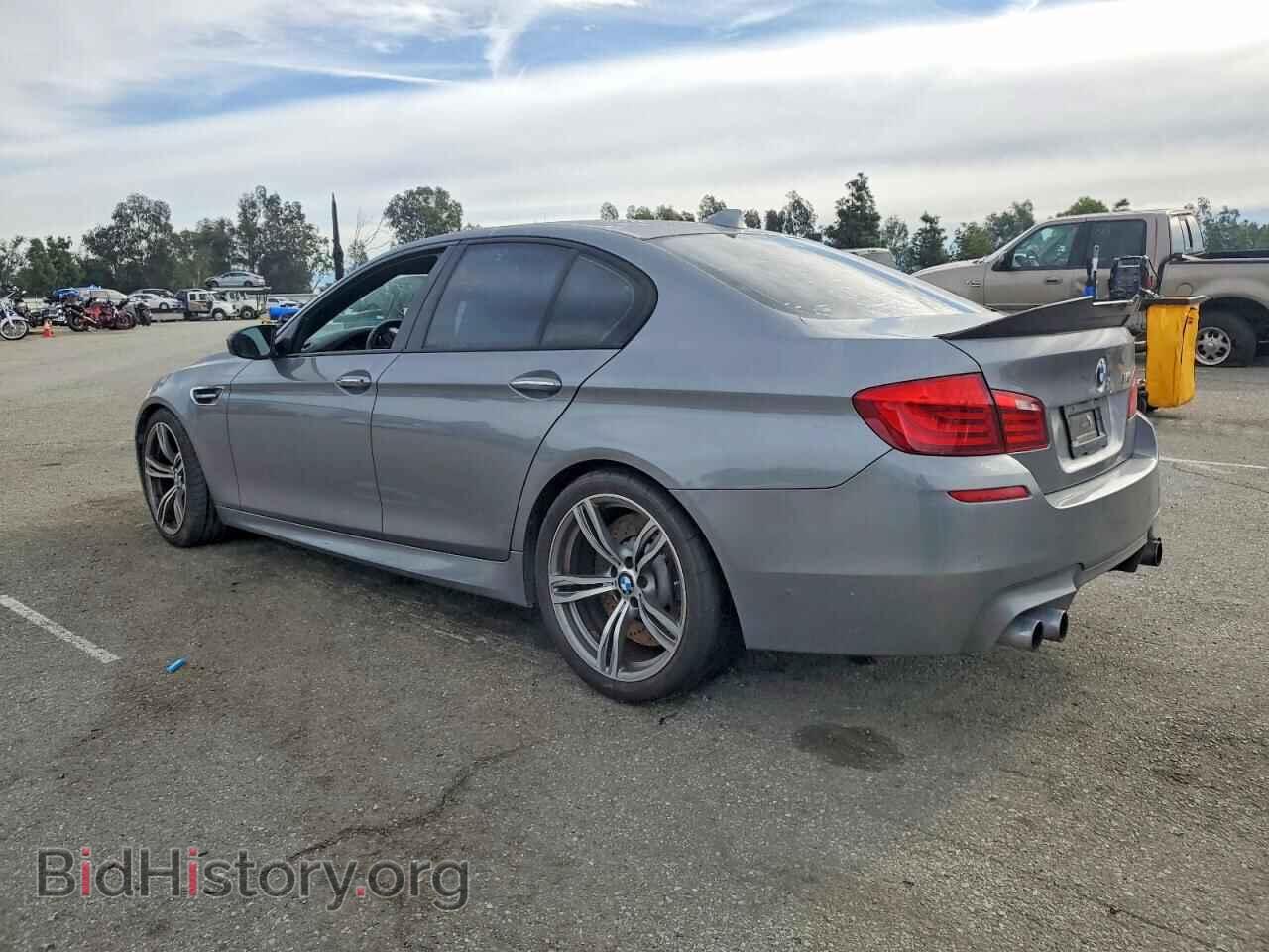 2013 BMW M5 - VIN: WBSFV9C54DD095984 - Фото 2