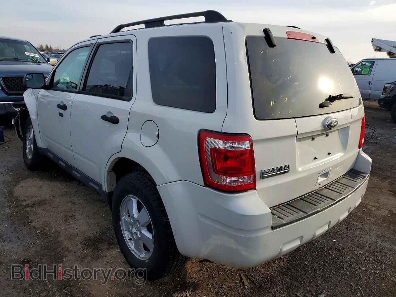2011 FORD ESCAPE - VIN: 1FMCU0D76BKB22602 - Фото 2