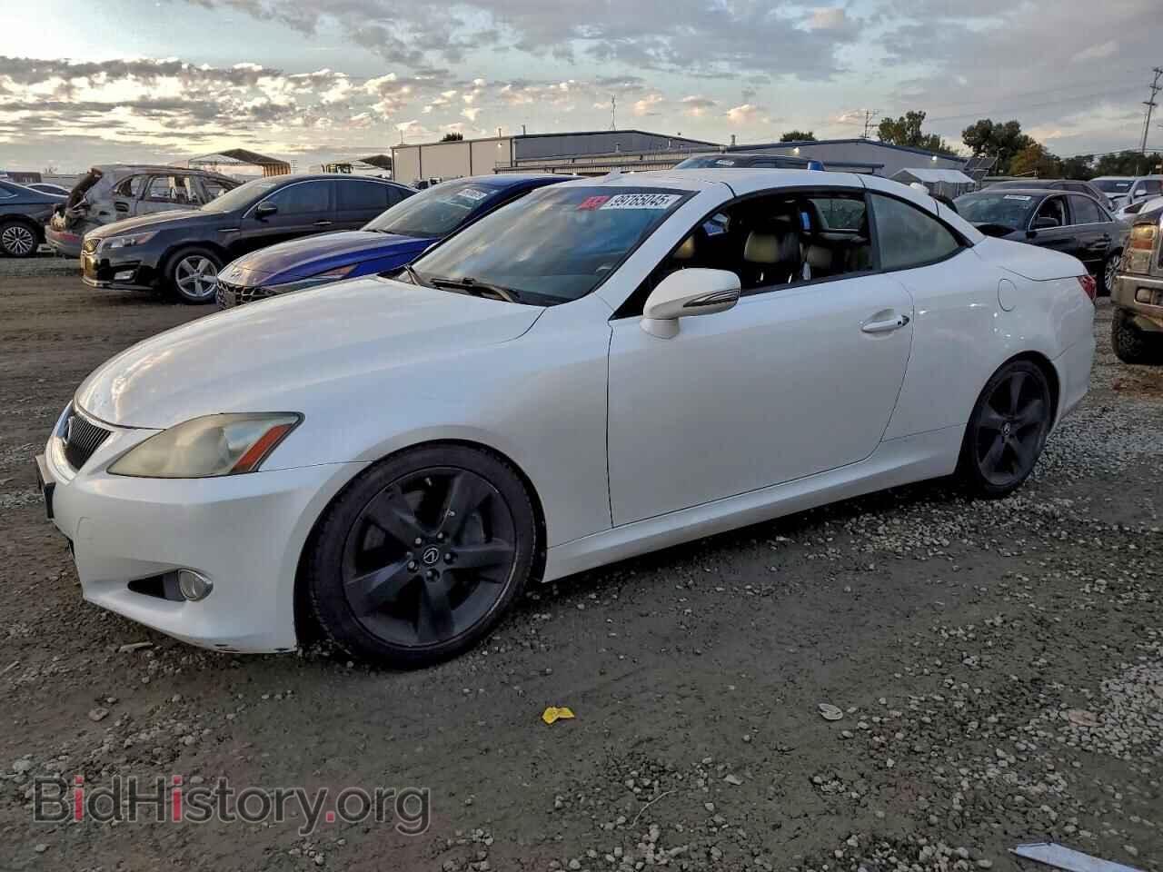 Photo JTHFE2C24A2503443 - LEXUS IS 2010