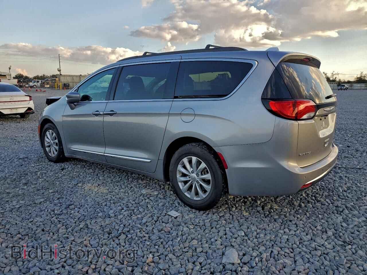 2017 CHRYSLER PACIFICA - VIN: 2C4RC1BG1HR569648 - Фото 2