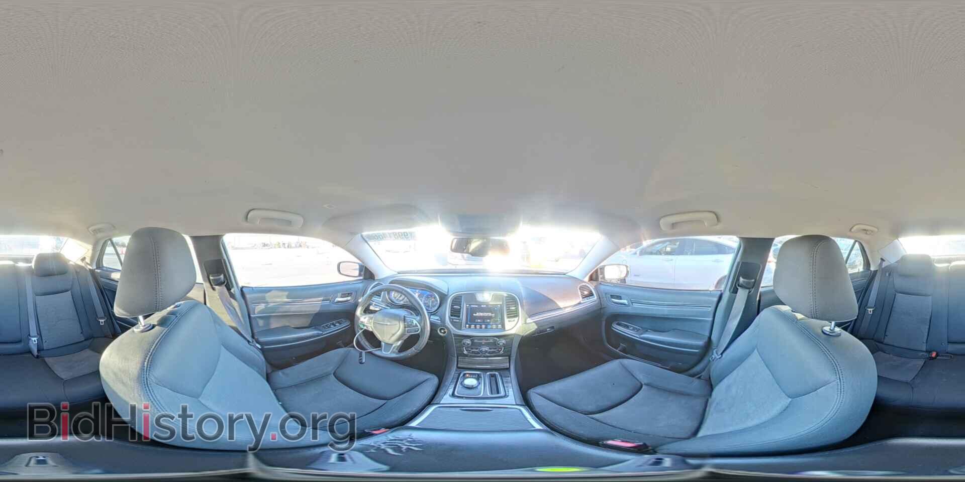 2019 CHRYSLER 300 - VIN: 2C3CCAAG7KH679161 - Фото 14
