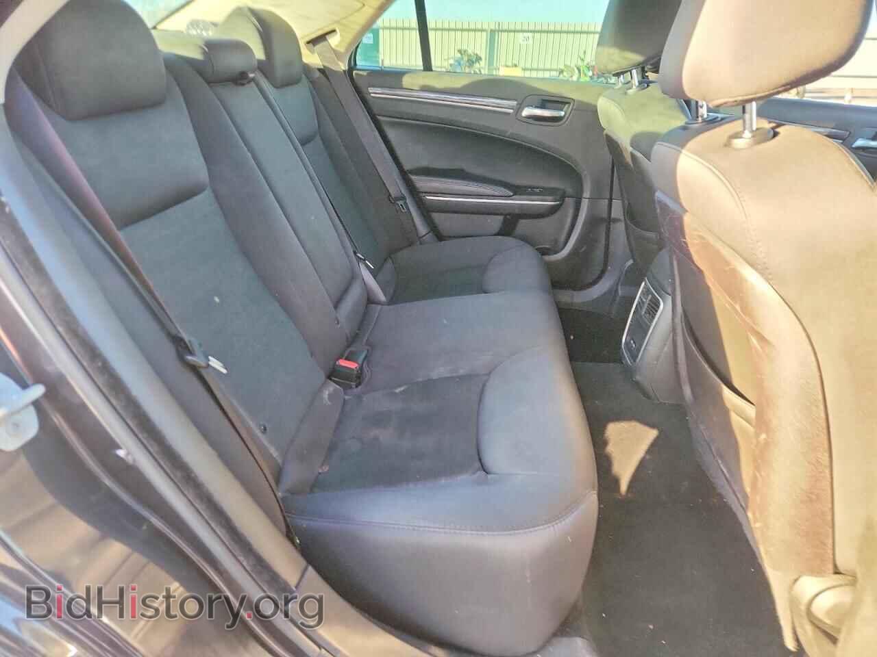 2019 CHRYSLER 300 - VIN: 2C3CCAAG7KH679161 - Фото 10