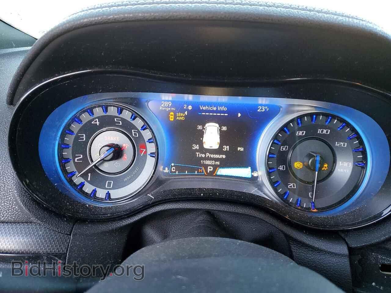 2015 CHRYSLER 300 - VIN: 2C3CCAGGXFH882977 - Фото 9