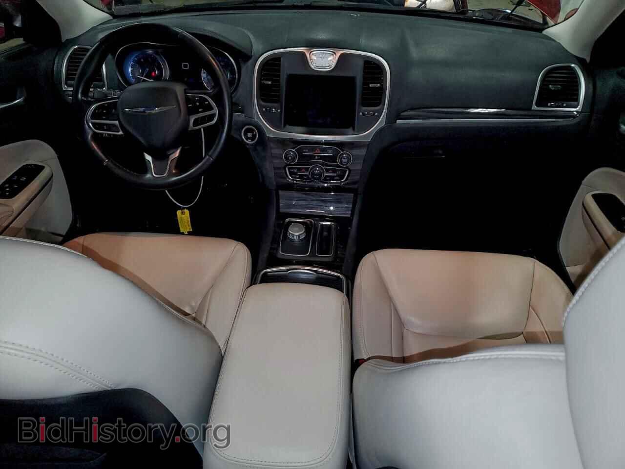 2019 CHRYSLER 300 - VIN: 2C3CCARGXKH603647 - Фото 8