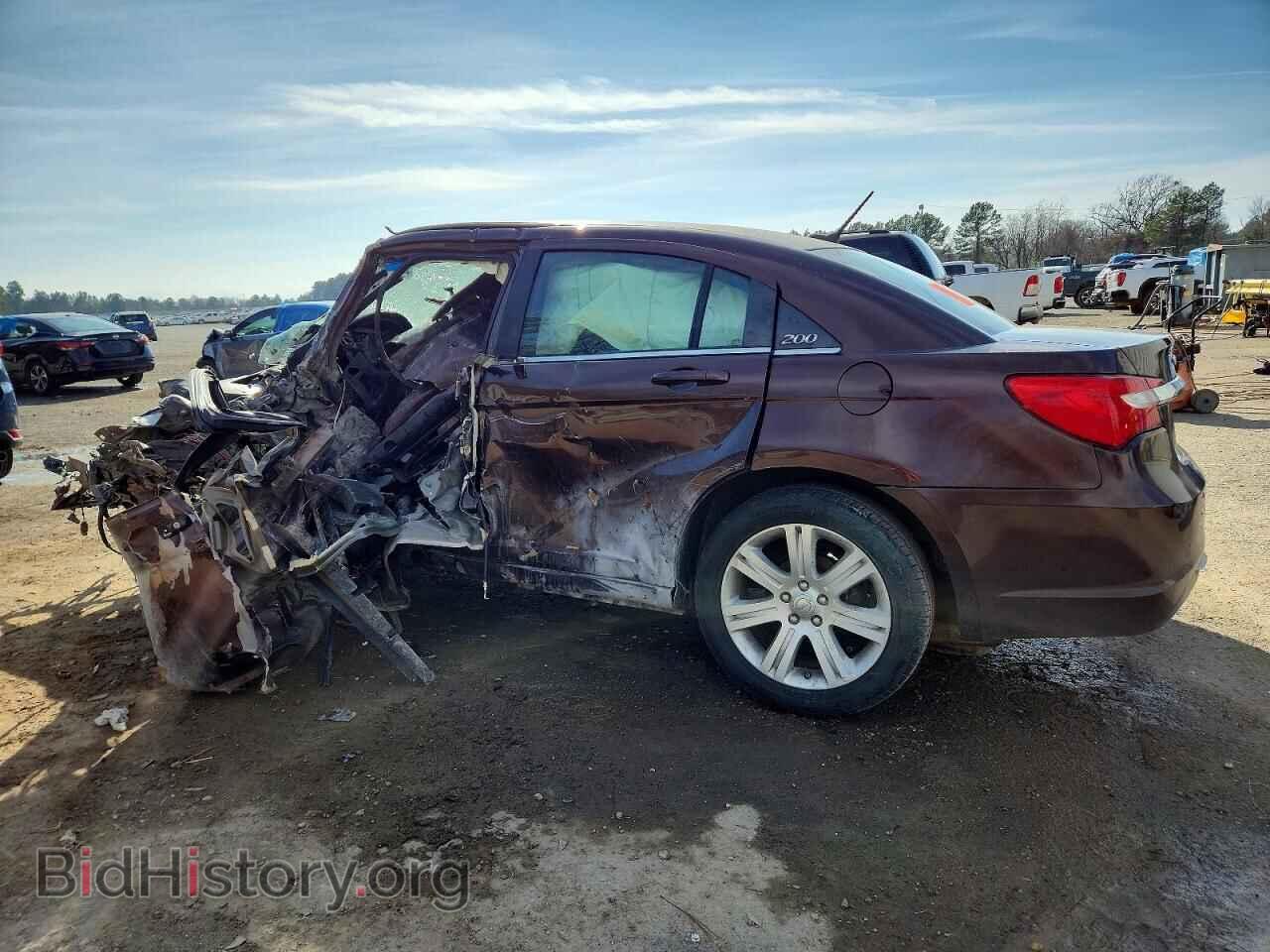2013 CHRYSLER 200 - VIN: 1C3CCBAB3DN660305 - Фото 2