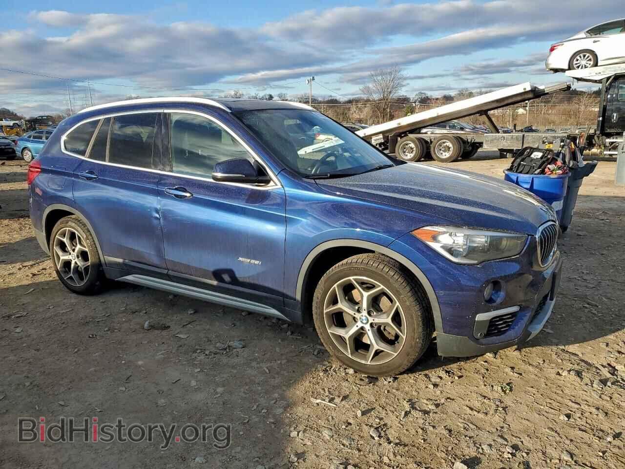 2017 BMW X1 - VIN: WBXHT3C36H5F76830 - Фото 4