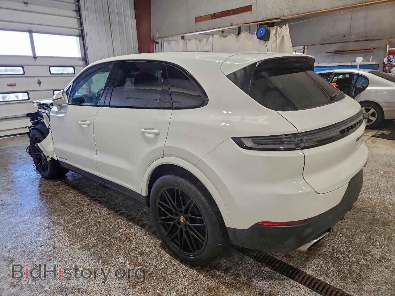 2024 PORSCHE CAYENNE - VIN: WP1AA2AY7RDA04505 - Photo 2