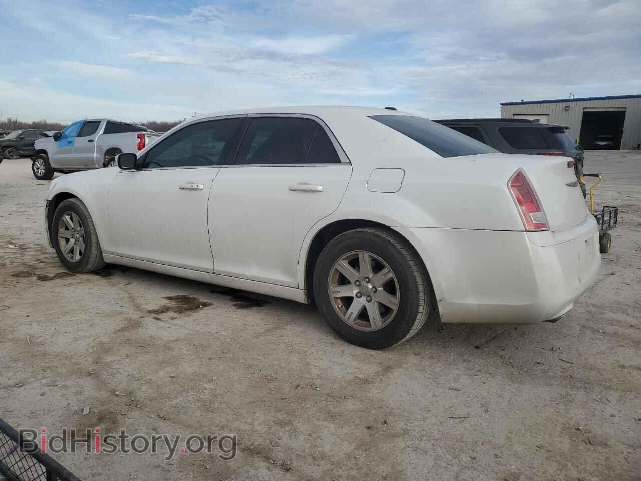 2014 CHRYSLER 300 - VIN: 2C3CCABG3EH139003 - Фото 2